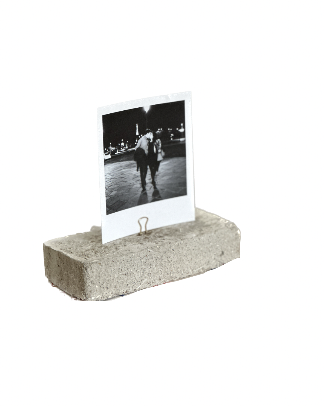 Porte-Photo en Béton Recyclé : Mémoire Gravée et Design Épuré
